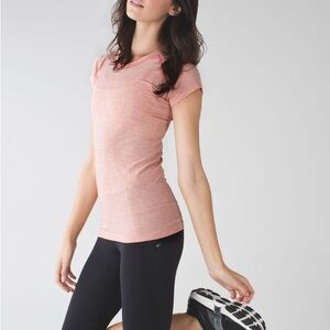 Lululemon Swiftly Tech Short Sleeve Crew
Jewelled Magenta size 8